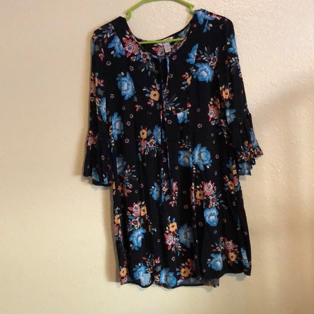 Dress shirt size M